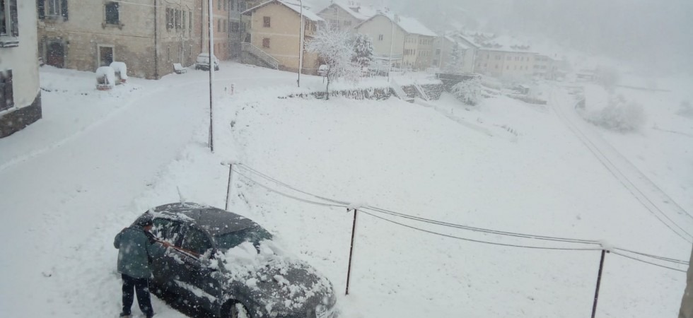 La neve a Lavarone Neve e vento, ecco i passi dolomitici chiusi